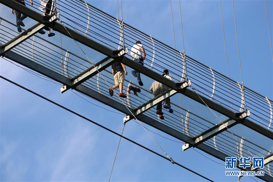 #（社會）（3）江蘇江陰：&ldquo;凌空漫步&rdquo;