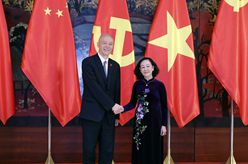 蔡奇同越共中央政治局委員、中央書(shū)記處常務(wù)書(shū)記張氏梅舉行會(huì)談