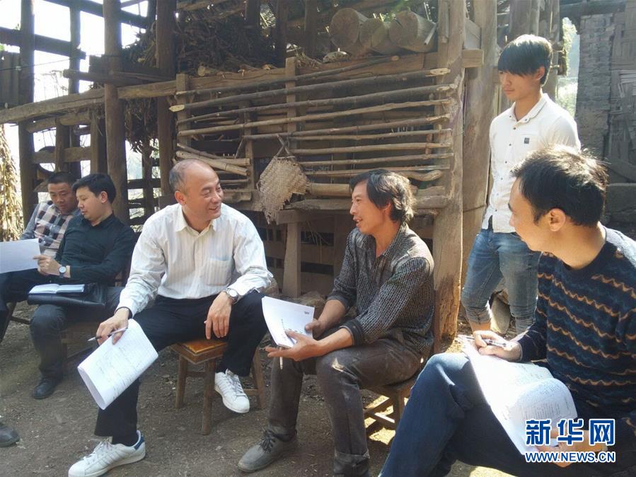 （新華全媒頭條&middot;十九大特別報(bào)道&middot;圖文互動(dòng)）（12）再塑黨的形象的偉大工程&mdash;&mdash;中國(guó)共產(chǎn)黨自身建設(shè)的五年探索之路