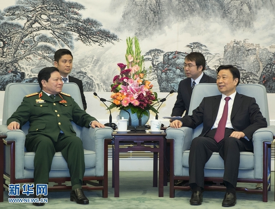 8月29日，中共中央政治局委員、國家副主席李源潮在北京會見越南共產(chǎn)黨中央政治局委員、國防部長吳春歷。 新華社記者丁林?jǐn)z