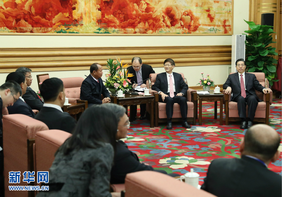 12月27日，中共中央政治局委員、中央政法委書記孟建柱在北京集體會見出席湄公河流域執(zhí)法安全合作機制成立五周年部長級會議的各國代表團團長。新華社記者 王曄 攝 
