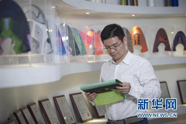 （十九大時光·圖文互動）（3）青春，在夢想的引領(lǐng)下飛揚——來自基層蹲點現(xiàn)場的報道