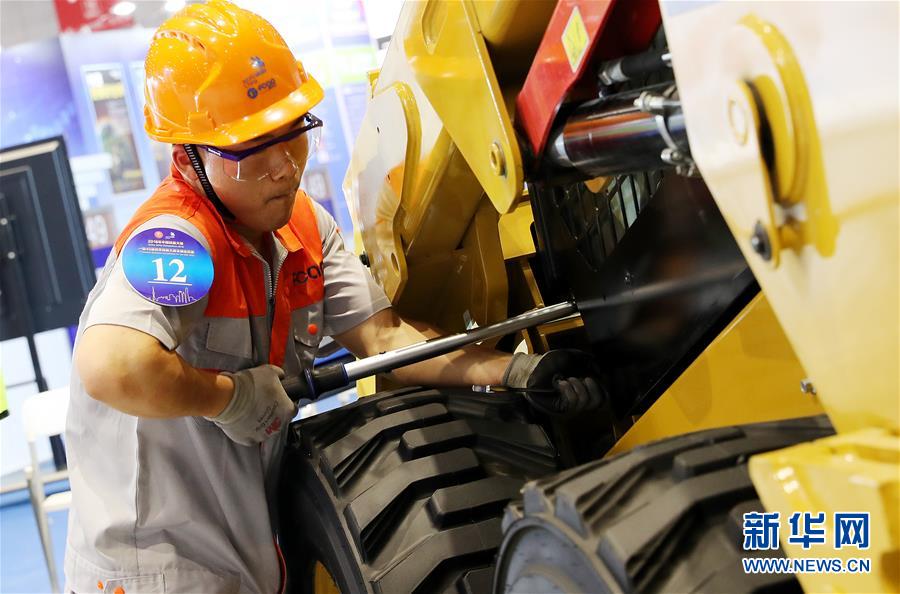 （新華全媒頭條&middot;圖文互動）（8）上下合力，聚力破障，開辟&ldquo;大國工匠&rdquo;建設(shè)新格局