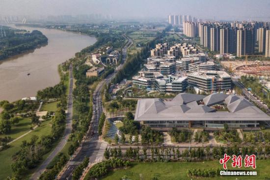 8月9日，航拍南京江心洲新加坡&middot;南京生態(tài)科技島。 <a target='_blank' >中新社</a>記者 泱波 攝