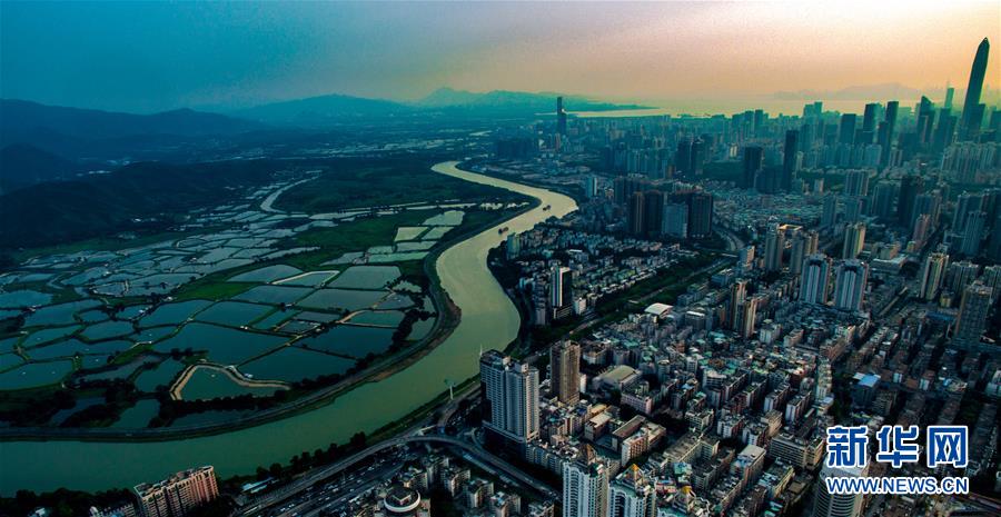 （新華全媒頭條&middot;圖文互動(dòng)）（13）開(kāi)創(chuàng)融合新格局　探索發(fā)展新路徑&mdash;&mdash;推進(jìn)粵港澳大灣區(qū)建設(shè)一年間