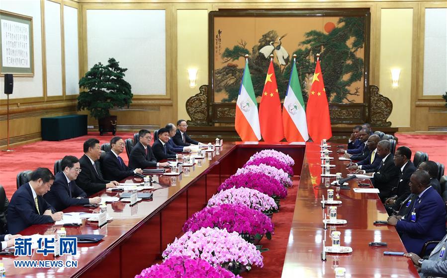 （中非合作論壇&middot;XHDW）習(xí)近平會(huì)見赤道幾內(nèi)亞總統(tǒng)奧比昂