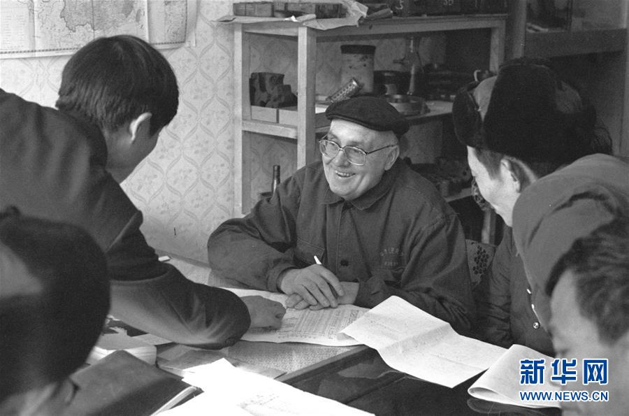 （圖文互動）（2）為發(fā)展和進(jìn)步，與中國攜手同行——中國改革友誼獎?wù)芦@得者群像 