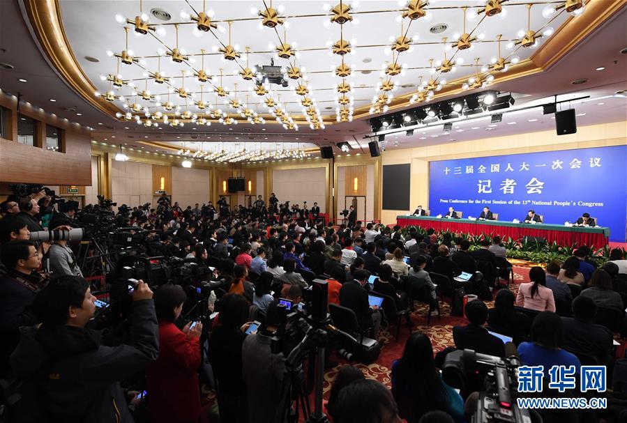 （兩會&middot;XHDW）（1）國家發(fā)改委主任何立峰等就&ldquo;創(chuàng)新和完善宏觀調(diào)控，推動高質(zhì)量發(fā)展&rdquo;答記者問