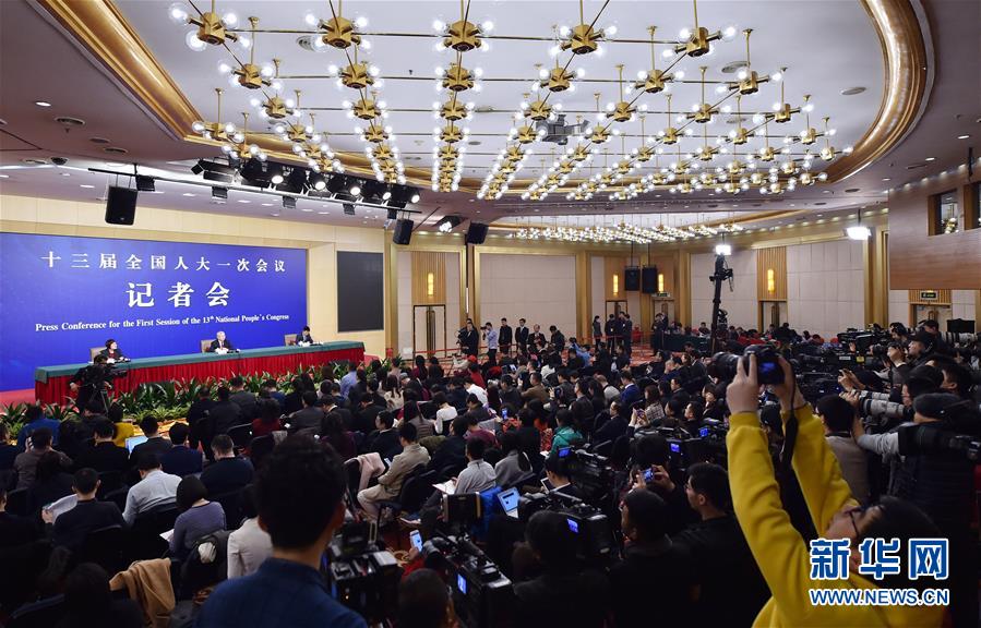 （兩會）（2）國務(wù)院扶貧辦主任劉永富就&ldquo;打好精準脫貧攻堅戰(zhàn)&rdquo;答記者問