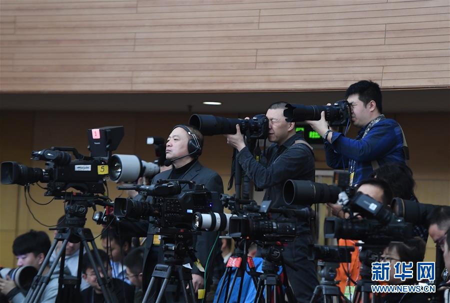 （兩會）（4）財(cái)政部部長肖捷等就&ldquo;財(cái)稅改革和財(cái)政工作&rdquo;答記者問