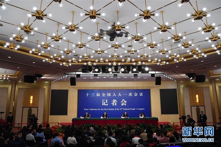 （兩會(huì)）（1）農(nóng)業(yè)部部長韓長賦等就&ldquo;實(shí)施鄉(xiāng)村振興戰(zhàn)略 推動(dòng)農(nóng)業(yè)轉(zhuǎn)型升級&rdquo;答記者問