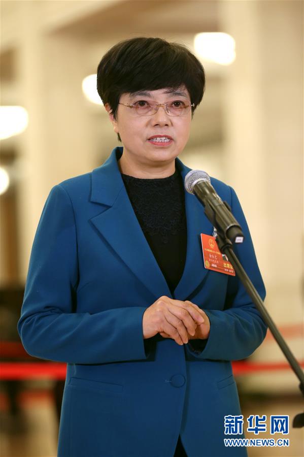 （兩會(huì)&middot;XHDW）（1）全國(guó)人大代表接受采訪