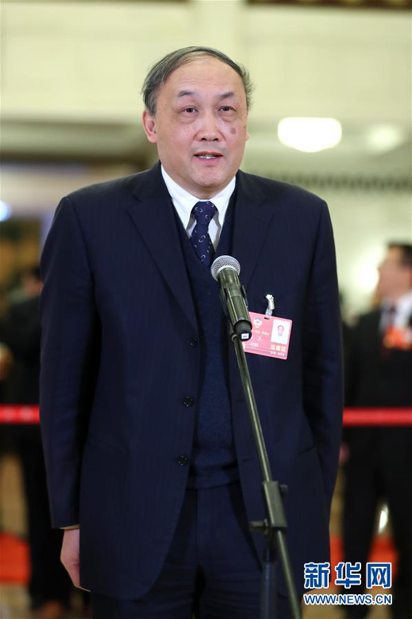 （兩會(huì)&middot;XHDW）（10）全國(guó)政協(xié)委員接受采訪(fǎng)