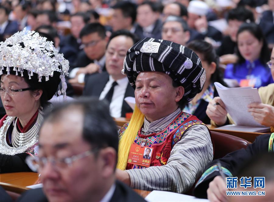 （兩會(huì)&middot;基層代表履職故事）（2）全國人大代表龍獻(xiàn)文：幸福都是奮斗出來的!