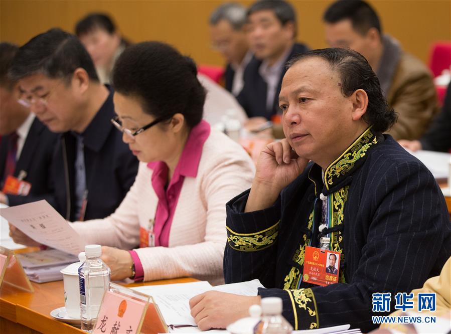 （兩會&middot;基層代表履職故事）（3）全國人大代表龍獻(xiàn)文：幸福都是奮斗出來的!