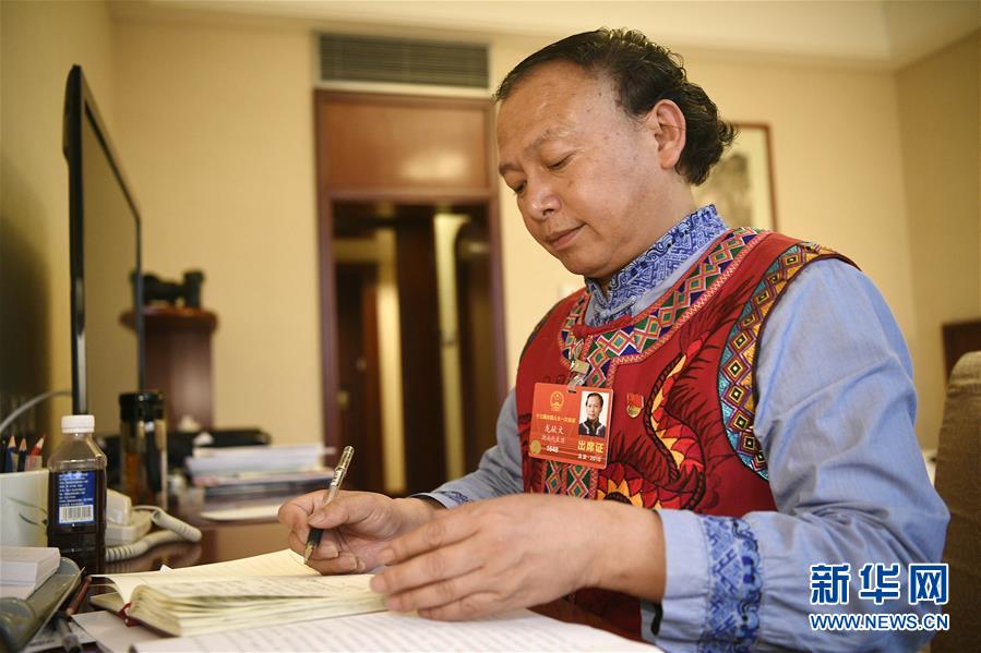 （兩會&middot;基層代表履職故事）（5）全國人大代表龍獻(xiàn)文：幸福都是奮斗出來的!