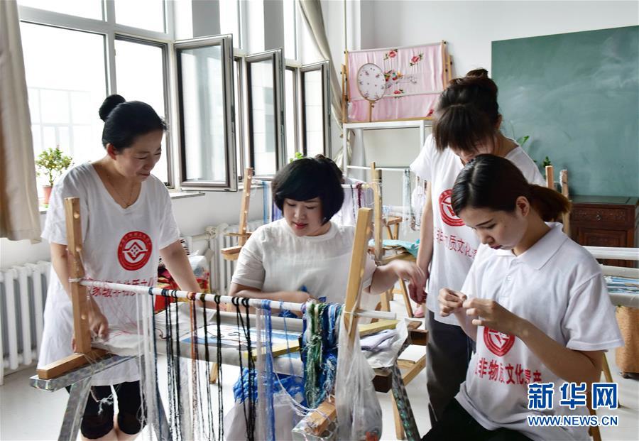 （兩會(huì)&middot;基層代表履職故事）（4）全國人大代表孫艷玲：做好非遺事業(yè)，讓古老技藝活起來