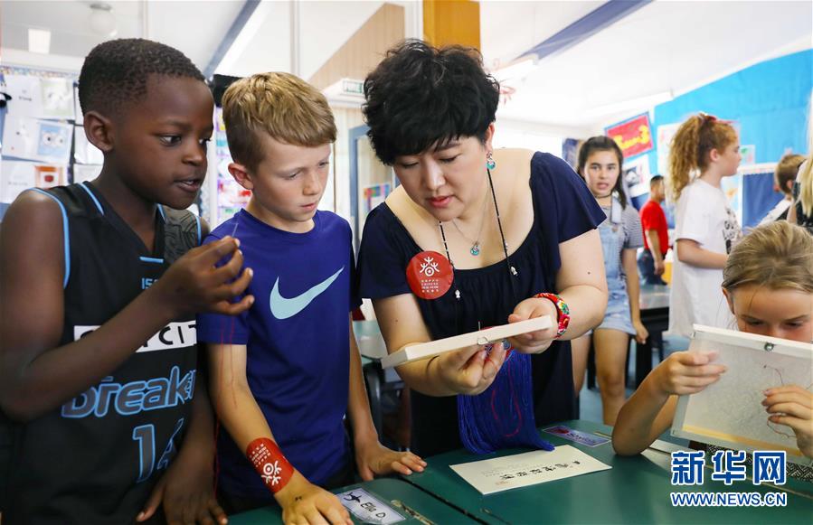 （兩會(huì)&middot;基層代表履職故事）（6）全國(guó)人大代表孫艷玲：做好非遺事業(yè)，讓古老技藝活起來