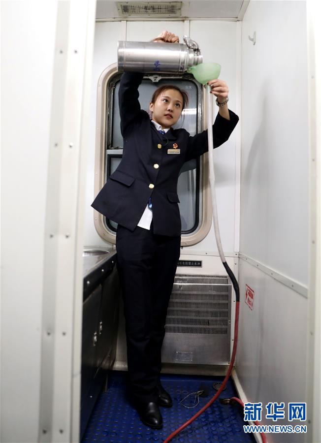 （新春走基層&middot;圖文互動(dòng)）（3）&ldquo;最北列車&rdquo;上的&ldquo;守門員&rdquo;