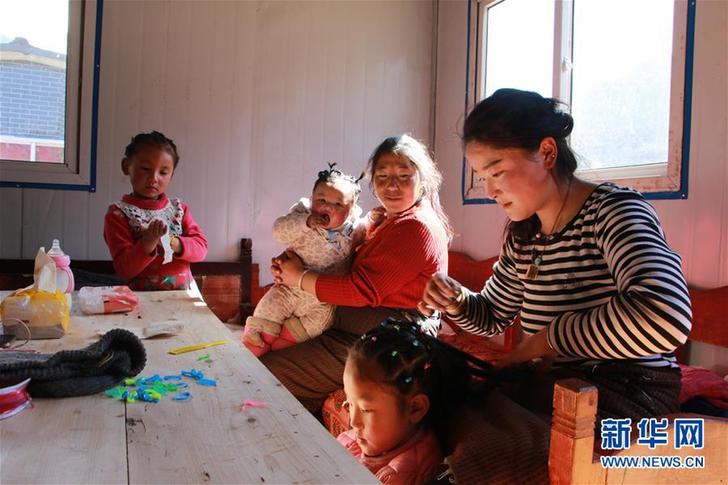 （圖文互動）（3）&ldquo;這里過新年和往常一樣熱鬧&rdquo;&mdash;&mdash;西藏雅江堰塞湖受災(zāi)群眾安置點新春見聞