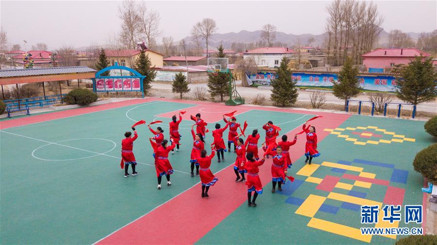 （壯麗70年&middot;奮斗新時(shí)代&middot;圖文互動(dòng)）（3）情同一家，守望相助，共奔小康&mdash;&mdash;內(nèi)蒙古興安盟巴彥敖包嘎查民族團(tuán)結(jié)見聞