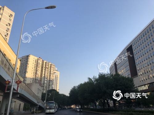 今晨北京天氣晴朗，陽光明媚。（圖/王曉）