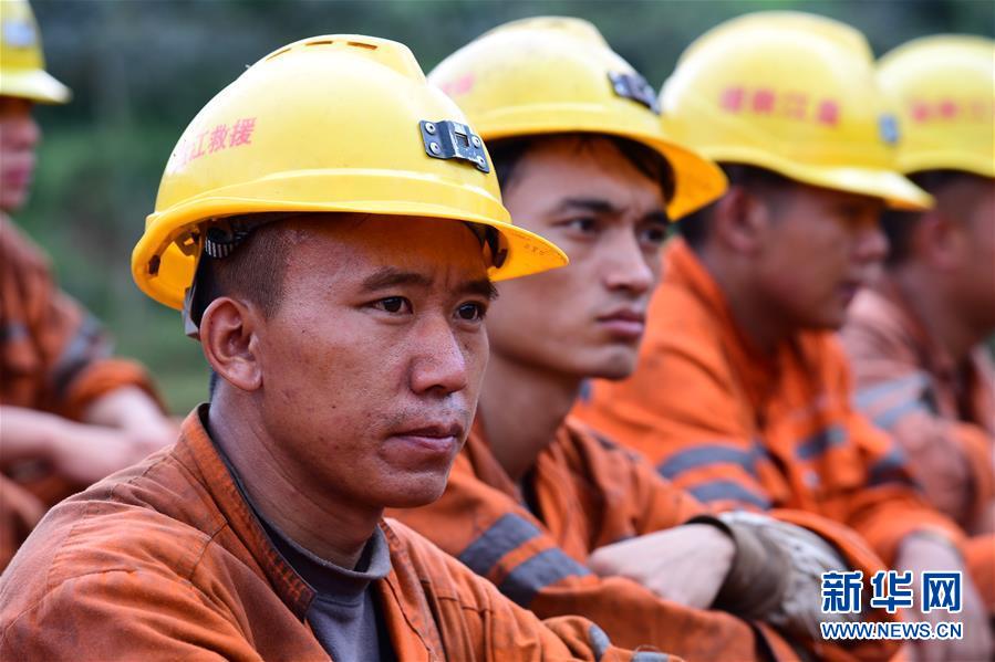 （新華全媒頭條&middot;圖文互動）（8）有一絲希望，就盡百倍努力&mdash;&mdash;貴州水城&ldquo;7&middot;23&rdquo;特大山體滑坡72小時救援紀(jì)實