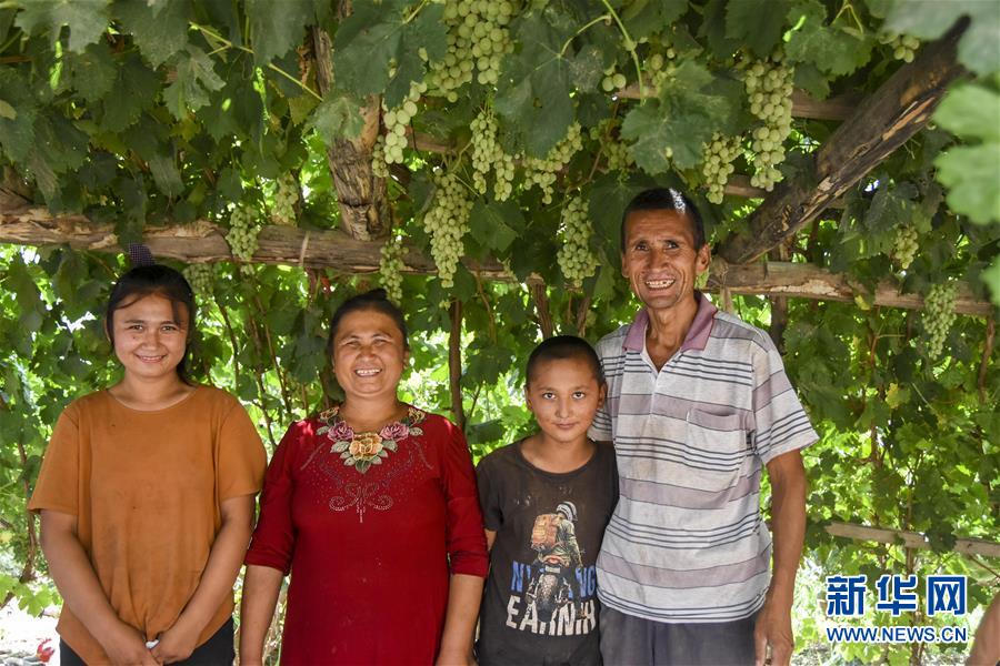 （壯麗70年&middot;奮斗新時(shí)代&mdash;&mdash;共和國(guó)發(fā)展成就巡禮&middot;圖文互動(dòng)）（6）鑄劍為犁造綠洲 安邊固疆筑&ldquo;長(zhǎng)城&rdquo;&mdash;&mdash;新疆生產(chǎn)建設(shè)兵團(tuán)維穩(wěn)戍邊改革發(fā)展紀(jì)實(shí)