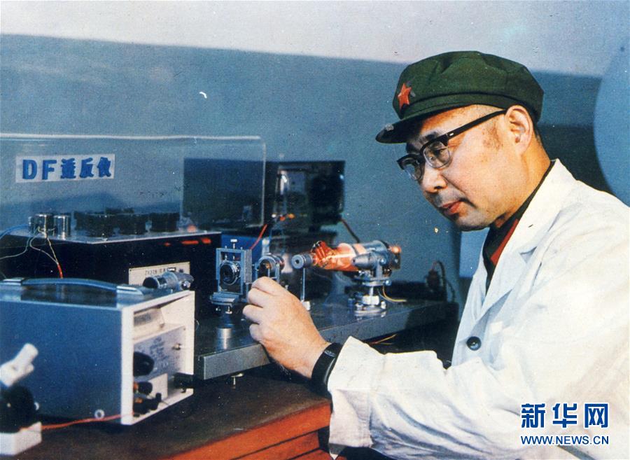 （愛國情 奮斗者·圖文互動）（2）永不停轉的“陀螺”——追記中國工程院院士、國防科技大學教授高伯龍