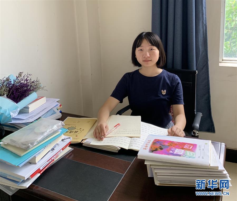 （在習(xí)近平新時代中國特色社會主義思想指引下——新時代新作為新篇章·總書記關(guān)心的百姓身邊事·圖文互動)（2）“我走進大山，是為了讓你走出大山”——大學(xué)生支教故事