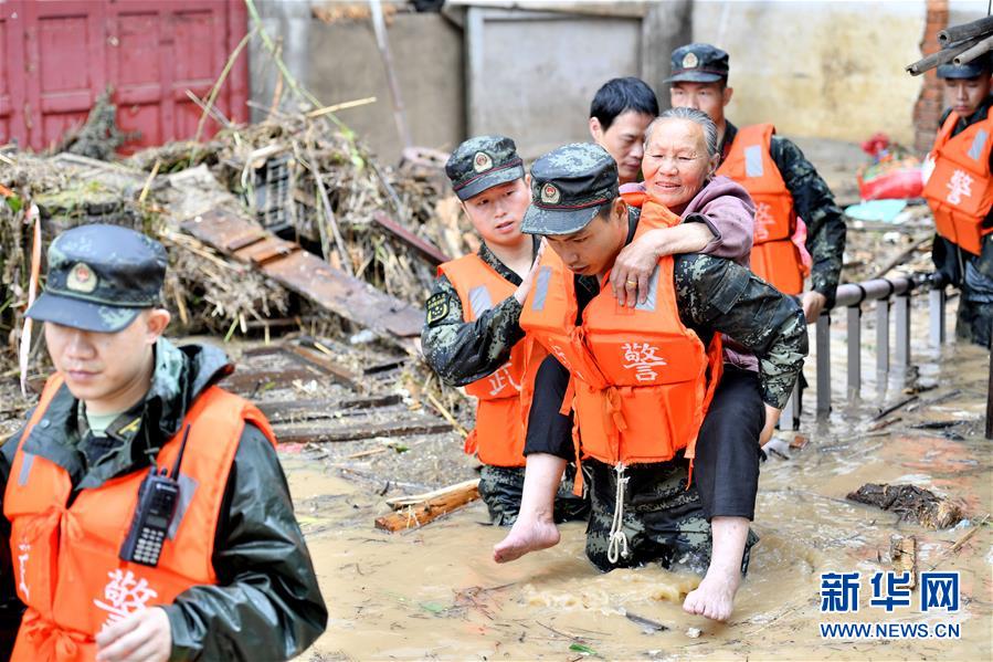 （新華全媒頭條·圖文互動）（5）沿著中國特色強(qiáng)軍之路闊步前進(jìn)——黨中央、中央軍委領(lǐng)導(dǎo)推進(jìn)國防和軍隊(duì)建設(shè)70年紀(jì)實(shí)