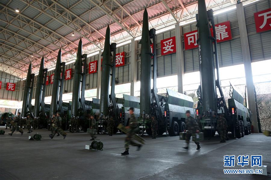 （新華全媒頭條·圖文互動）（11）沿著中國特色強(qiáng)軍之路闊步前進(jìn)——黨中央、中央軍委領(lǐng)導(dǎo)推進(jìn)國防和軍隊(duì)建設(shè)70年紀(jì)實(shí)