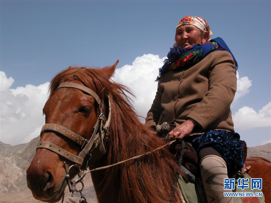 （壯麗70年·奮斗新時(shí)代——共和國(guó)榮光·圖文互動(dòng)）（3）中國(guó)，一生的守護(hù)——記“人民楷模”國(guó)家榮譽(yù)稱號(hào)獲得者布茹瑪汗·毛勒朵