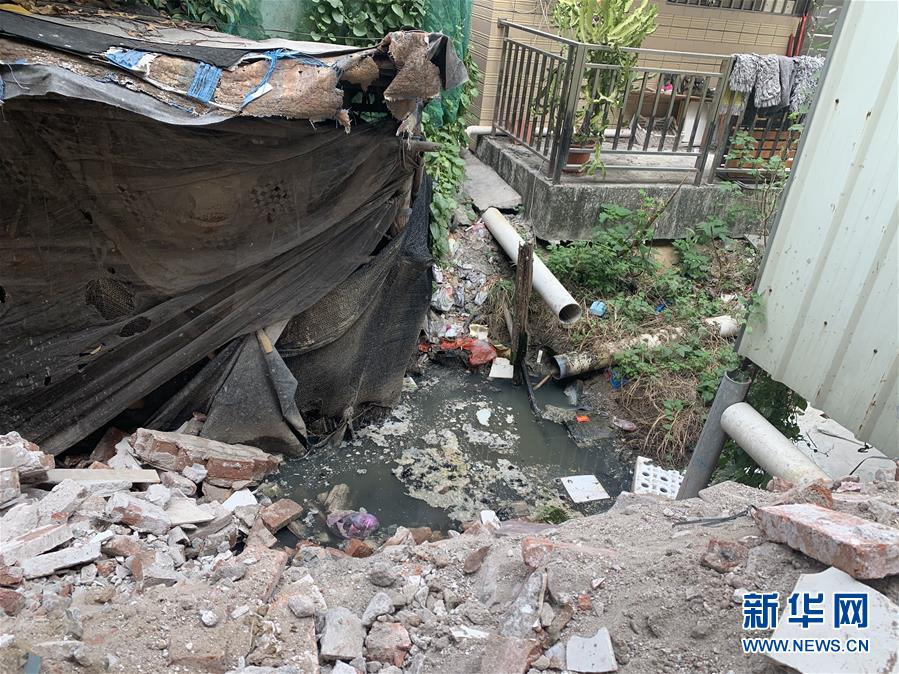 （圖文互動(dòng)）（3）河長(zhǎng)職責(zé)寫得明明白白，條條舉措無(wú)一落實(shí)&mdash;&mdash;國(guó)務(wù)院檢查組暗訪核查佛山一農(nóng)村河涌黑臭十余年無(wú)人管理