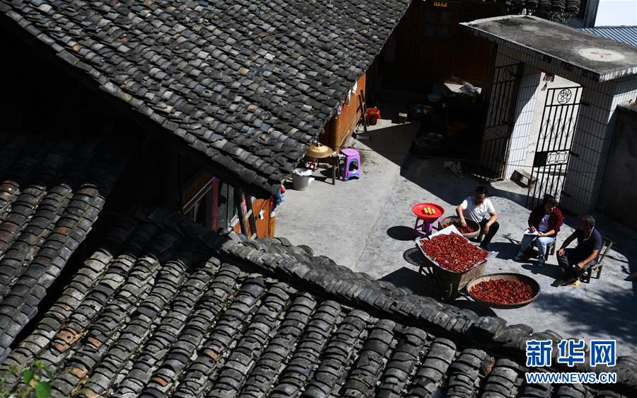 （新華全媒頭條&middot;圖文互動(dòng)）（3）干部去哪兒了？&mdash;&mdash;貴州干部大規(guī)模下沉脫貧攻堅(jiān)一線紀(jì)實(shí)