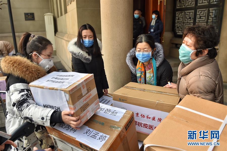 （新華全媒頭條&middot;圖文互動(dòng)）（3）萬眾一心迎挑戰(zhàn) 眾志成城戰(zhàn)疫情&mdash;&mdash;全國總動(dòng)員打響疫情防控阻擊戰(zhàn)紀(jì)實(shí)