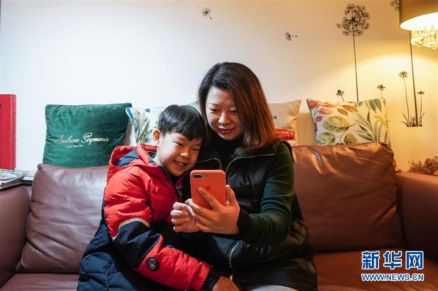 （聚焦疫情防控&middot;圖文互動）（1）無法握手，但始終并肩