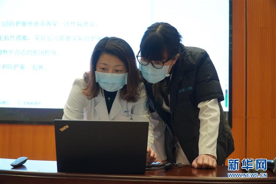 （聚焦疫情防控&middot;圖文互動）（5）無法握手，但始終并肩