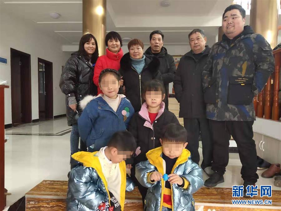 （聚焦疫情防控·圖文互動）（2）從武漢返鄉(xiāng)的一家人：“鄰里情割不斷，自行隔離是義務(wù)”