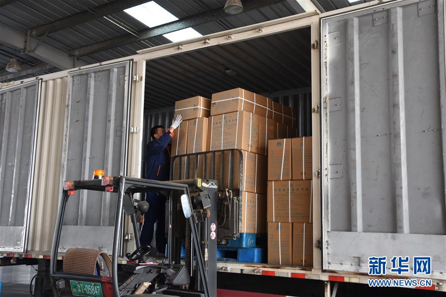 （圖文互動(dòng)）（1）爭分奪秒，為了那千公里之外的馳援&mdash;&mdash;急需防疫物資天津復(fù)工復(fù)產(chǎn)一線見聞