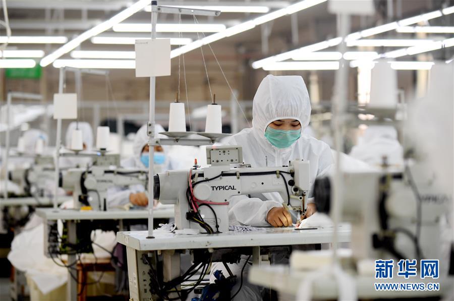 （聚焦疫情防控&middot;圖文互動(dòng)）（3）我們能多產(chǎn)一件，前方就少一份風(fēng)險(xiǎn)&mdash;&mdash;醫(yī)用防護(hù)服&ldquo;河北制造&rdquo;緊急&ldquo;起飛&rdquo;記