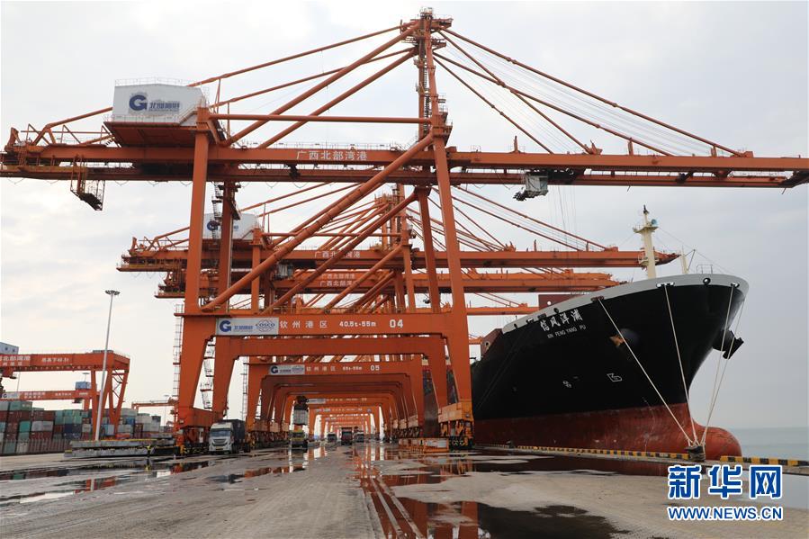 （圖文互動(dòng)）（3）抓好防疫保暢，還管司機(jī)吃飯&mdash;&mdash;廣西欽州保稅港區(qū)服務(wù)企業(yè)復(fù)工見聞