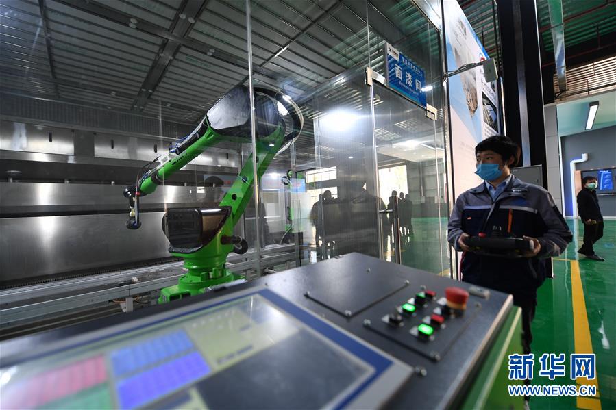 （圖文互動）（3）展會變直播 員工變網(wǎng)紅&mdash;&mdash;千億元家具產(chǎn)業(yè)別樣復(fù)工復(fù)產(chǎn)路