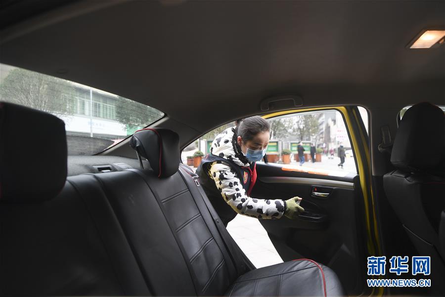 （聚焦疫情防控&middot;圖文互動(dòng)）（3）&ldquo;讓醫(yī)務(wù)人員無(wú)后顧之憂(yōu)！&rdquo;&mdash;&mdash;重慶志愿者&ldquo;守護(hù)&rdquo;千余名一線(xiàn)醫(yī)護(hù)人員家屬見(jiàn)聞