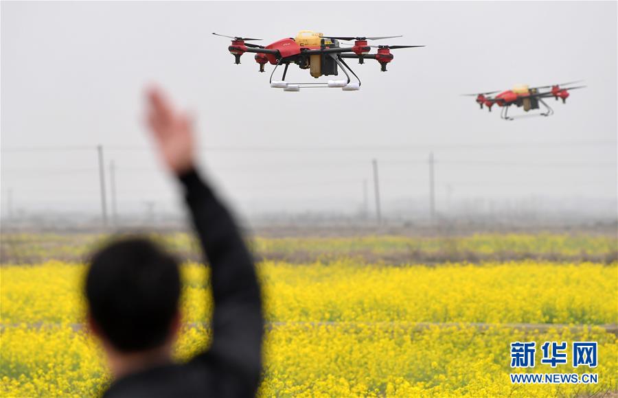 （抓好春耕備耕 穩(wěn)住農(nóng)業(yè)生產(chǎn)&middot;圖文互動(dòng)）（1）智能農(nóng)機(jī)、&ldquo;訂單&rdquo;服務(wù)、&ldquo;云端&rdquo;種菜&mdash;&mdash;來自江西的春耕&ldquo;新事&rdquo;