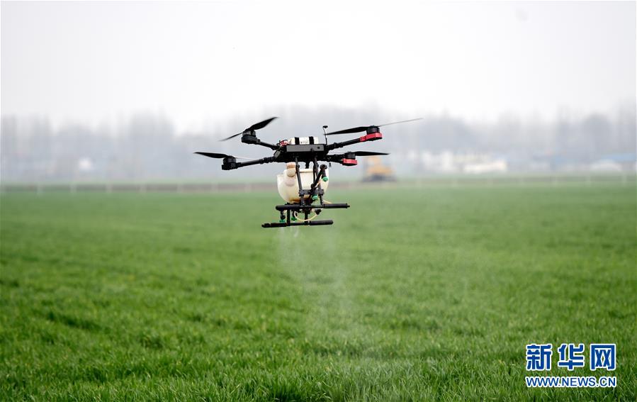 （在習近平新時代中國特色社會主義思想指引下&mdash;&mdash;新時代新作為新篇章&middot;習近平總書記關切事&middot;圖文互動）（1）為農田注入硬核生產力&mdash;&mdash;一些地方春耕中農業(yè)科技創(chuàng)新掃描