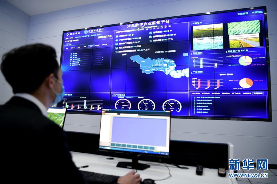 （在習近平新時代中國特色社會主義思想指引下&mdash;&mdash;新時代新作為新篇章&middot;習近平總書記關切事&middot;圖文互動）（4）為農田注入硬核生產力&mdash;&mdash;一些地方春耕中農業(yè)科技創(chuàng)新掃描