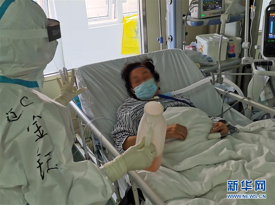 （一線抗疫群英譜·圖文互動）（5）生命之光，溫暖“無面之交”——記抗疫一線重癥監(jiān)護(hù)室90后護(hù)士金鈺 