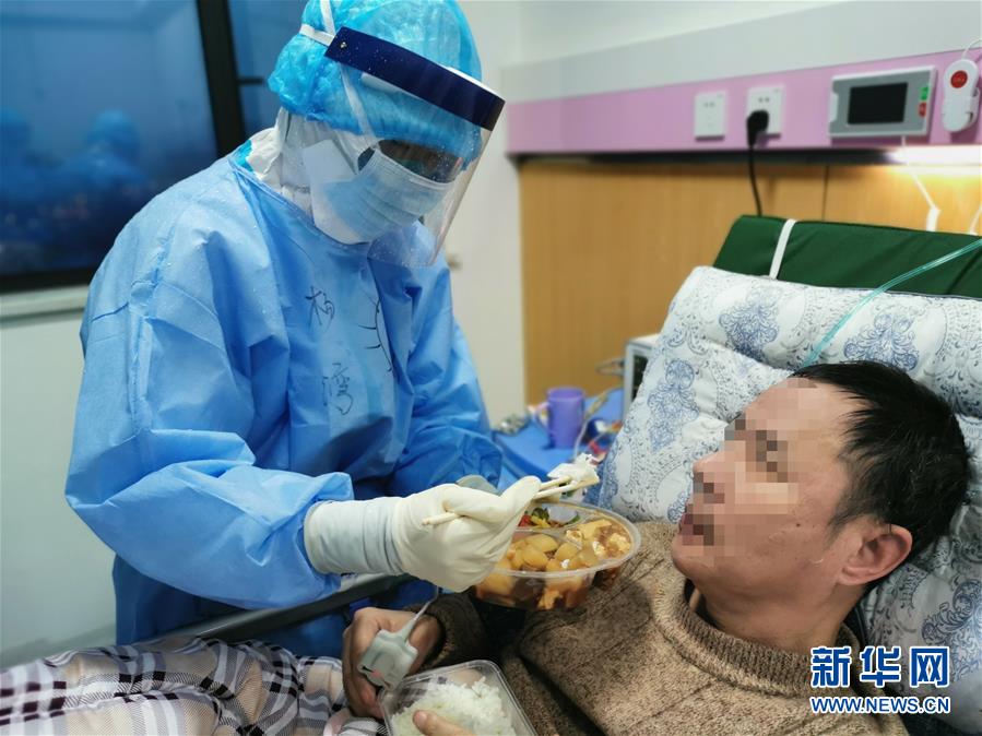 （一線抗疫群英譜&middot;圖文互動(dòng)）（3）&ldquo;我們，撐得起！&rdquo;&mdash;&mdash;軍隊(duì)支援湖北醫(yī)療隊(duì)年輕醫(yī)務(wù)工作者的青春宣言