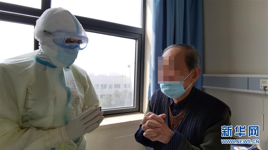 （聚焦疫情防控·圖文互動）（1）重癥醫(yī)生王洪亮：“沖在前，守到底”